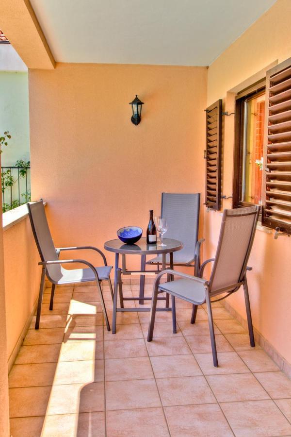 Villa Dolce Vita **** Premantura Exterior photo